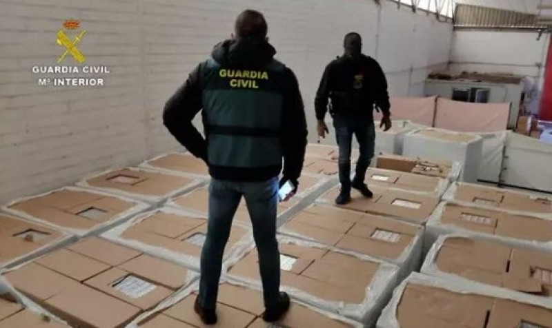 <span style='color:#780948'>ARCHIVED</span> - 2.17 million euros’ worth of counterfeit branded cigarettes seized in Cordoba, Andalusia