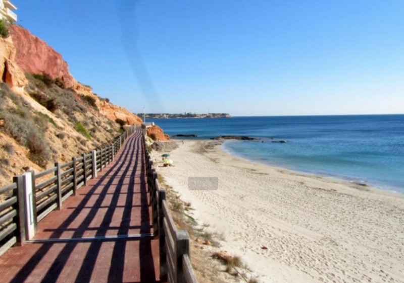 <span style='color:#780948'>ARCHIVED</span> - Orihuela opens an alternative route after partial reopening of the La Glea path in Campoamor