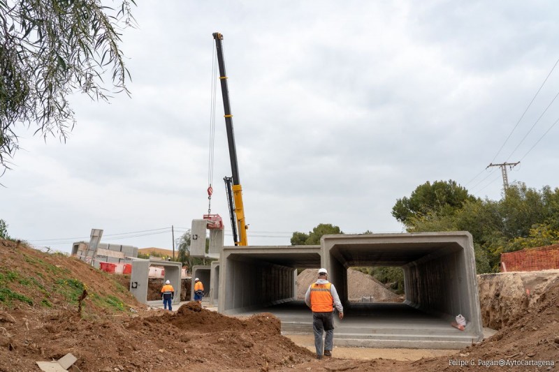 <span style='color:#780948'>ARCHIVED</span> - Work continues on flood protection for the road leading into Los Nietos