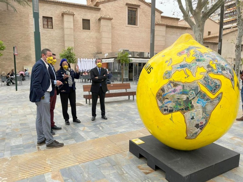 <span style='color:#780948'>ARCHIVED</span> - The Lemon Art Exhibition Tour reaches Murcia City