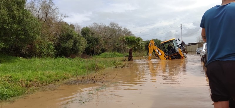 <span style='color:#780948'>ARCHIVED</span> - Heavy rains cause multiple evacuations and flooding in Cadiz on Sunday