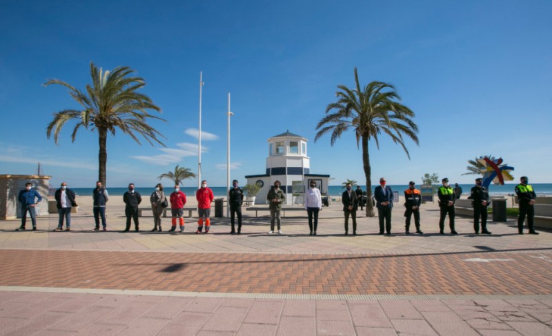 <span style='color:#780948'>ARCHIVED</span> - Gandia reopens beaches with anti-covid measures already in place