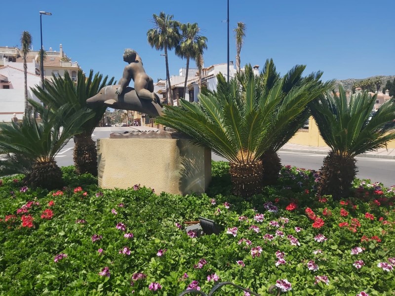 <span style='color:#780948'>ARCHIVED</span> - Rincon de la Victoria embellishes public spaces with 15,000 flowering plants