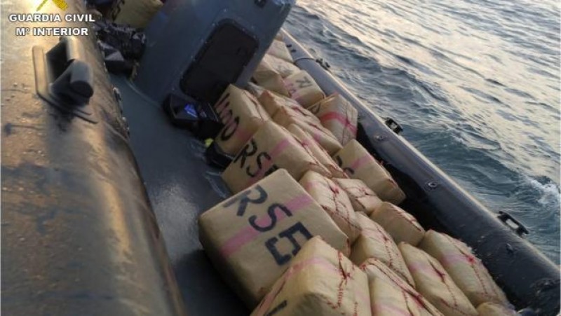 <span style='color:#780948'>ARCHIVED</span> - Narcoboat carrying 3.9 tonnes of hashish intercepted off Villajoyosa coast in Alicante