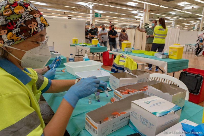 <span style='color:#780948'>ARCHIVED</span> - La Rambla mass vaccination centre opens in former Eroski, Cartagena