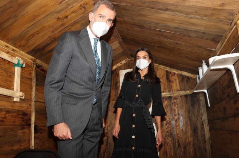 <span style='color:#780948'>ARCHIVED</span> - King of Spain visits replica of tiny cell where ETA kidnap victim spent 532 days