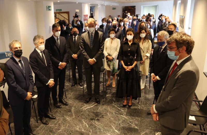 <span style='color:#780948'>ARCHIVED</span> - King of Spain visits replica of tiny cell where ETA kidnap victim spent 532 days