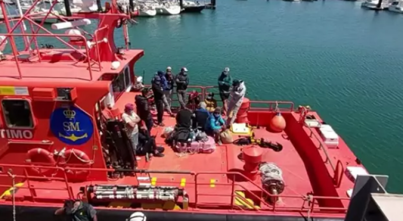 <span style='color:#780948'>ARCHIVED</span> - Two boatloads of irregular migrants intercepted off coasts of Cadiz and Granada