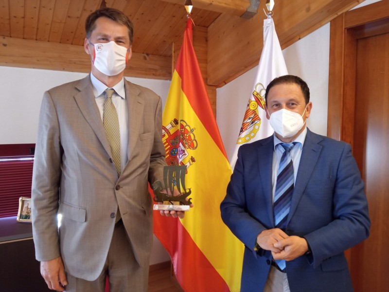 <span style='color:#780948'>ARCHIVED</span> - British Ambassador to Spain, Hugh Elliott, visits Mazarron