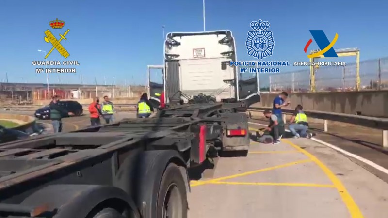 <span style='color:#780948'>ARCHIVED</span> - Police intercept 450 kilos of cocaine en-route to Valencia in shipping container