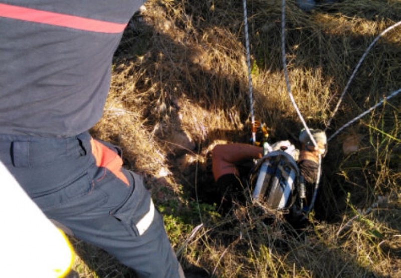 <span style='color:#780948'>ARCHIVED</span> - Man rescued after falling down  5-metre well in Fuente Álamo, Murcia