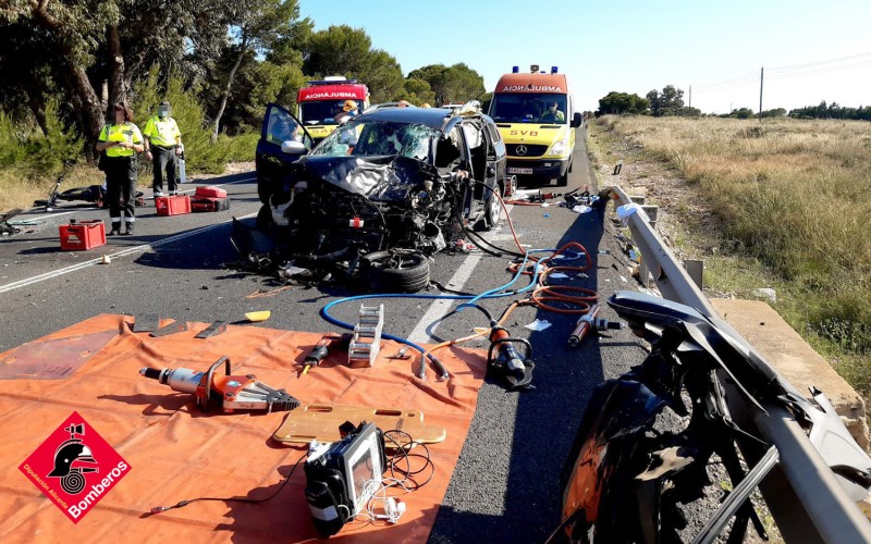 <span style='color:#780948'>ARCHIVED</span> - Tragedy as woman dies in horror crash on the N-332 near Santa Pola