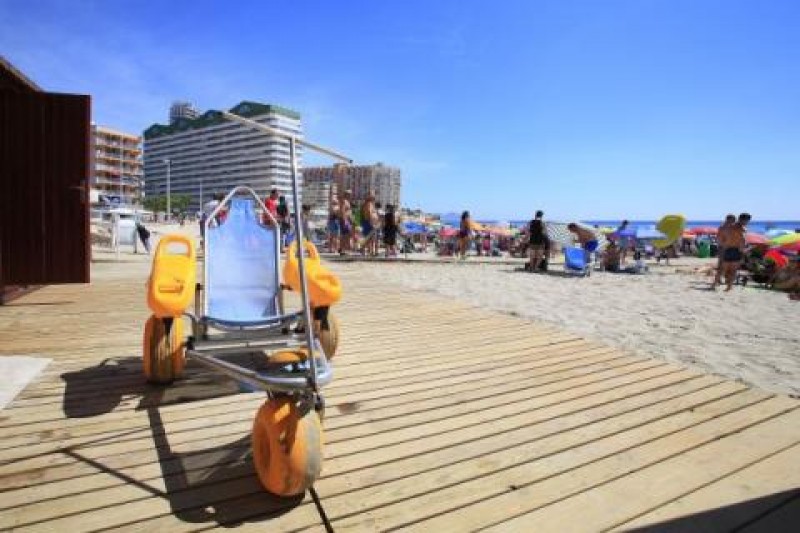 <span style='color:#780948'>ARCHIVED</span> - Adapted beaches reopen in Calpe