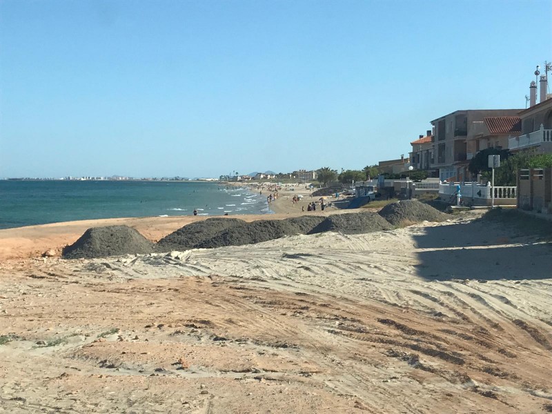 <span style='color:#780948'>ARCHIVED</span> - Beach tragedy as man drowns in Pilar de Horadada on the Costa Blanca