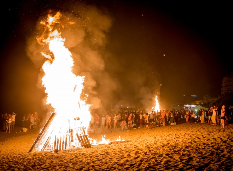 <span style='color:#780948'>ARCHIVED</span> - Almeria towns unite to ban San Juan beach parties