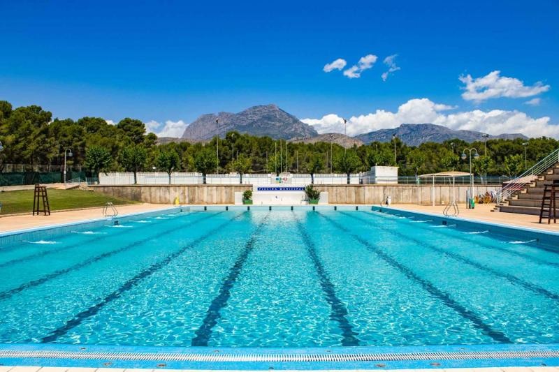 <span style='color:#780948'>ARCHIVED</span> - Public swimming pool to reopen in Benidorm on the Costa Blanca June 28