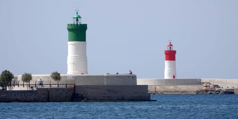 <span style='color:#780948'>ARCHIVED</span> - Lighthouses in the Port of Cartagena now more environmentally friendly
