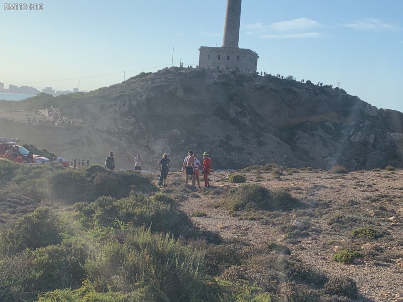 <span style='color:#780948'>ARCHIVED</span> - Helicopter forced to rescue man trapped on a rock in Cabo de Palos