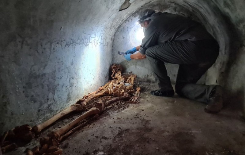 <span style='color:#780948'>ARCHIVED</span> - Valencia archaeologist discovers mummified corpse at Pompeii