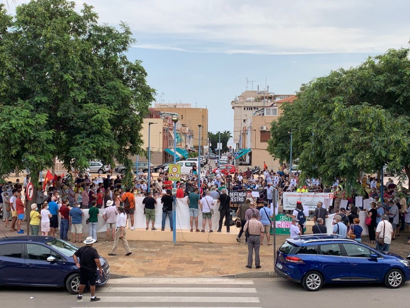 <span style='color:#780948'>ARCHIVED</span> - Protests in Aguilas over train line closure