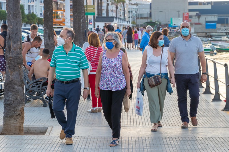 <span style='color:#780948'>ARCHIVED</span> - Foreign tourists in Spain shun package deals to go it alone