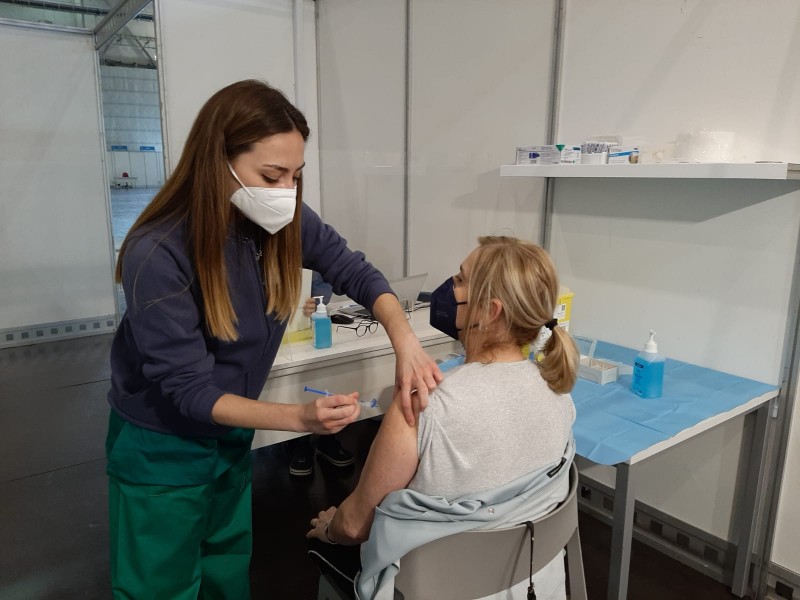 <span style='color:#780948'>ARCHIVED</span> - Andalusia wants to begin third doses for immunosuppressed patients from next week