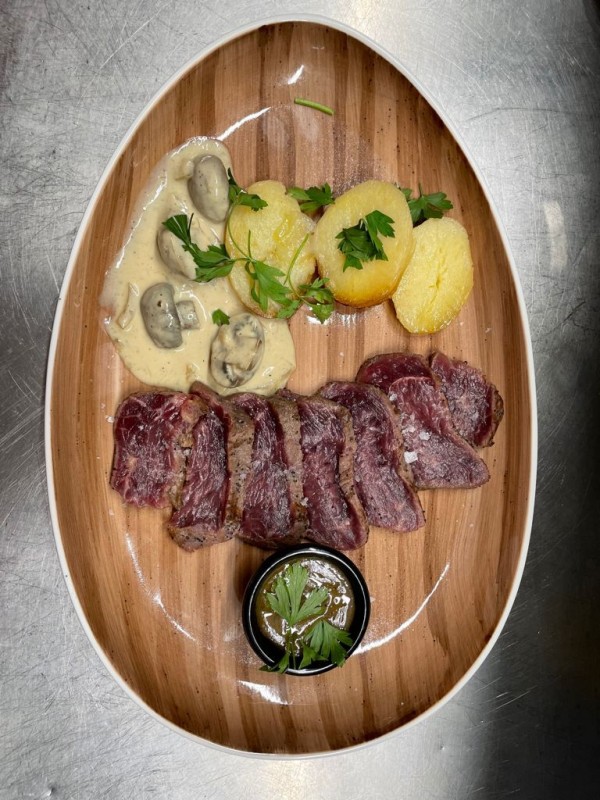 Spanish favourites and exotic food inventions on the menu at Tataki Restaurant Los Alcazares Murcia