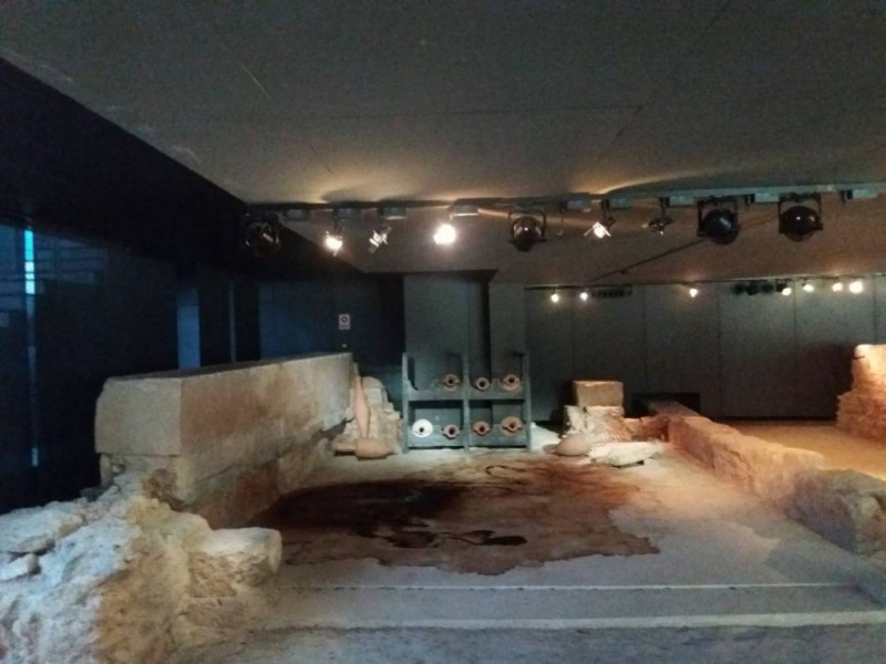 <span style='color:#780948'>ARCHIVED</span> - Roman ruins in Valencia blighted by mysterious dark spillage