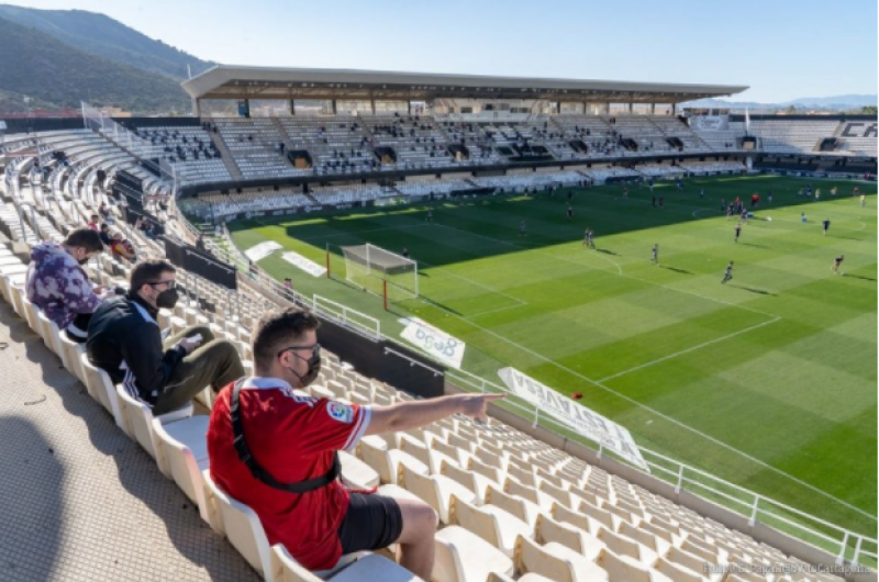 <span style='color:#780948'>ARCHIVED</span> - Spain increases outdoor capacity of football stadiums to 100 per cent