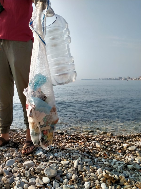 <span style='color:#780948'>ARCHIVED</span> - Hundreds of microplastics cleared from just two metres of beach in El Campello