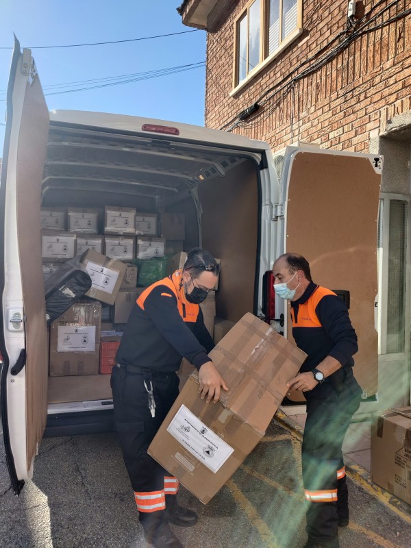 <span style='color:#780948'>ARCHIVED</span> - Alhama de Murcia sends supply shipment to La Palma volcano victims