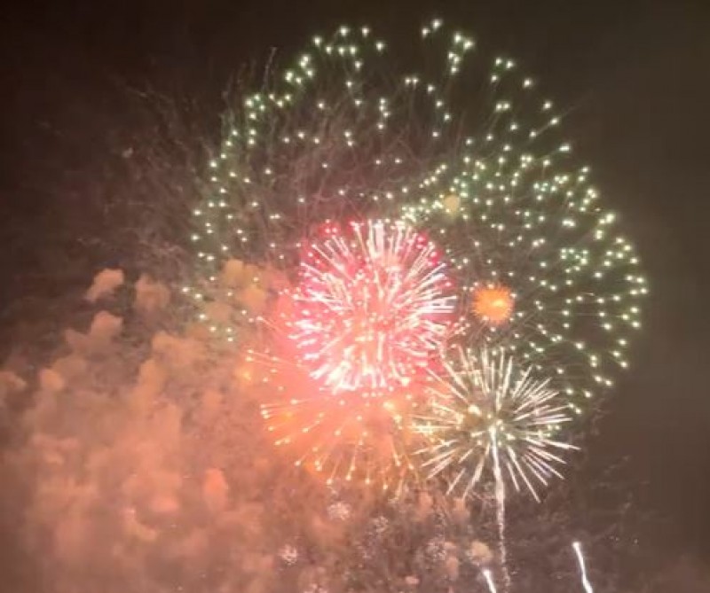 <span style='color:#780948'>ARCHIVED</span> - Fireworks show on the beach: Benidorm fiestas end with a bang