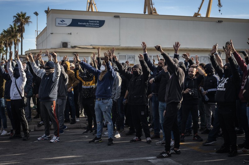 <span style='color:#780948'>ARCHIVED</span> - Fourth day of strikes in Cadiz continues to cause disruptions