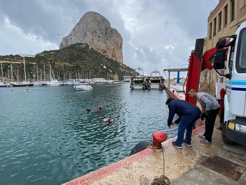<span style='color:#780948'>ARCHIVED</span> - Mountain of tyres amongst 2,000 kilos of waste cleared from Calpe seabed