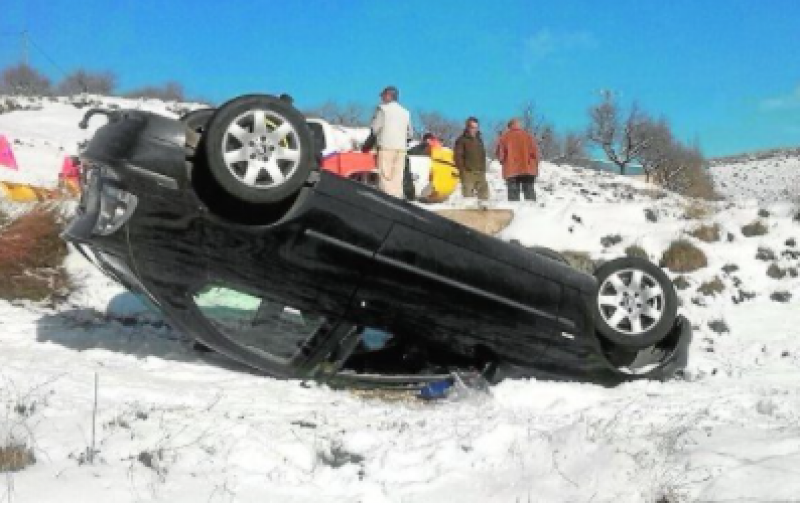 DGT tips for driving safely in snow and on icy roads in Spain