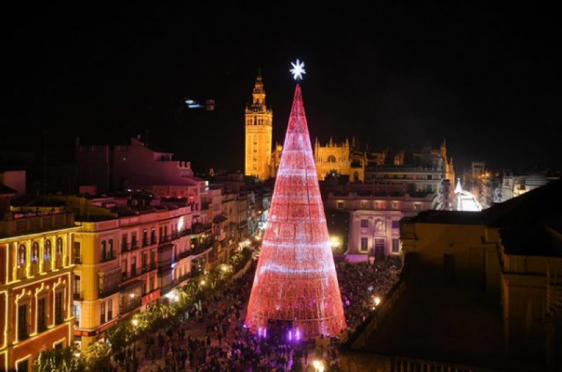 <span style='color:#780948'>ARCHIVED</span> - The best cities in Spain to experience the Christmas lights