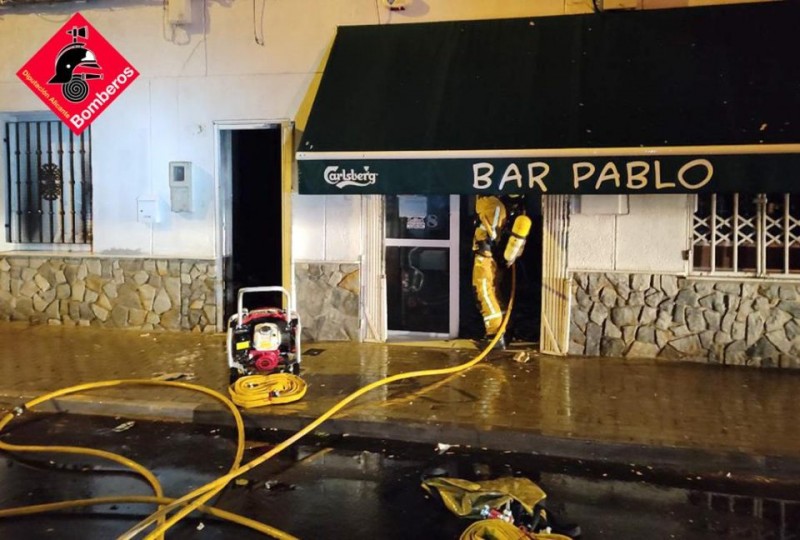 <span style='color:#780948'>ARCHIVED</span> - Almoradi bar gutted in fire