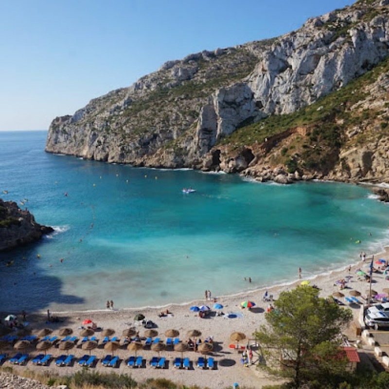 <span style='color:#780948'>ARCHIVED</span> - Javea cove overrun with caravans despite overnight stay ban
