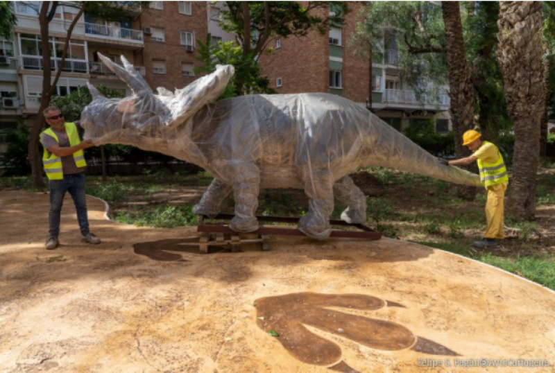 <span style='color:#780948'>ARCHIVED</span> - Cartagena dinosaur park finally opens after several delays