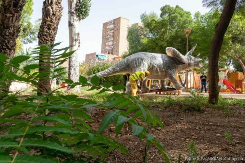 Cartagena dinosaur park finally opens after several delays