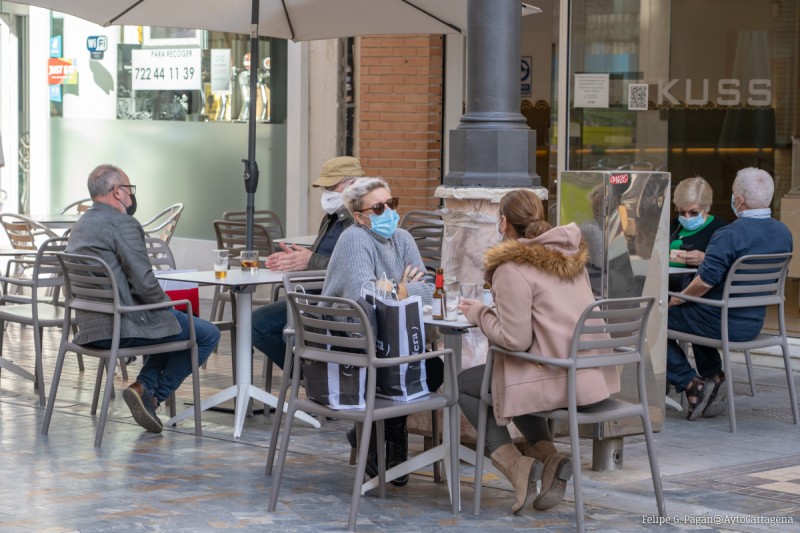 Cartagena maintains freeze on external table fees to help restauranteurs survive Covid