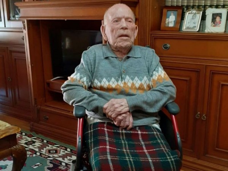 <span style='color:#780948'>ARCHIVED</span> - Oldest man in the world dies in Spain less than a month from his 113th birthday