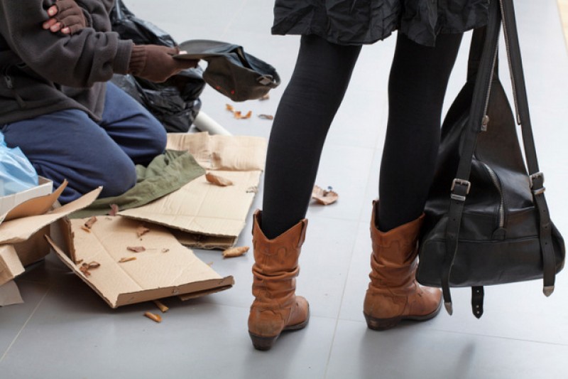 <span style='color:#780948'>ARCHIVED</span> - Cruel and unfair: Alicante ordinance banning begging is met with fierce opposition
