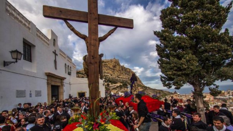 <span style='color:#780948'>ARCHIVED</span> - Alicante Easter celebrations win tourist recognition in Spain