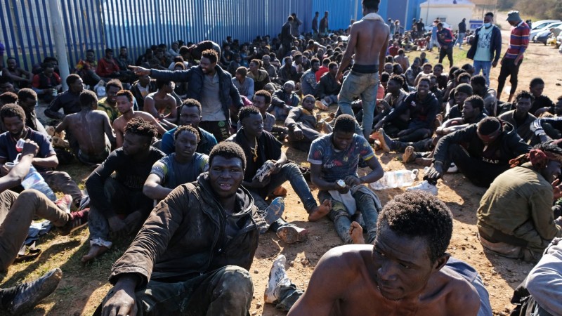 <span style='color:#780948'>ARCHIVED</span> - Spain-Morocco border in Melilla experiences its biggest illegal crossing attempt ever
