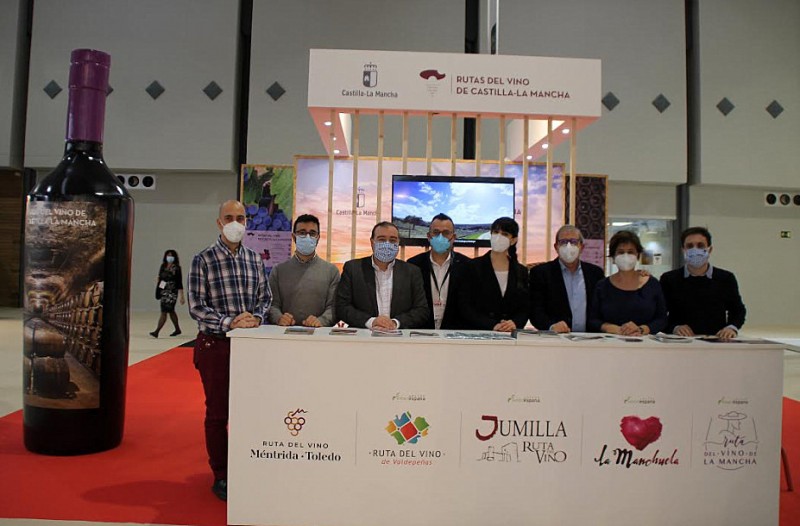 Jumilla wine route promotes local bodegas at enotourism fair in Valladolid