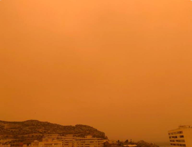 <span style='color:#780948'>ARCHIVED</span> - Saharan dust paints Murcia and Alicante sky orange