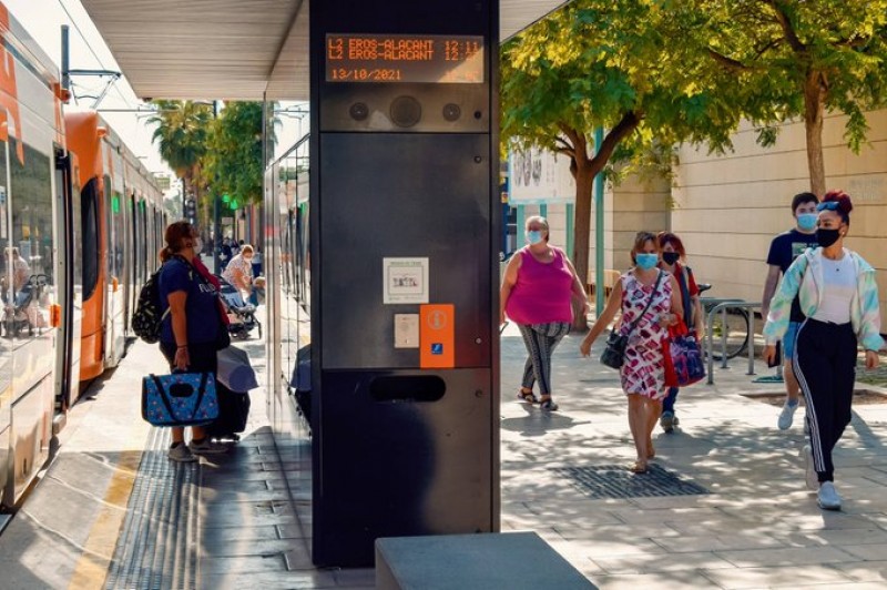 <span style='color:#780948'>ARCHIVED</span> - Half price tram travel in Alicante province this summer