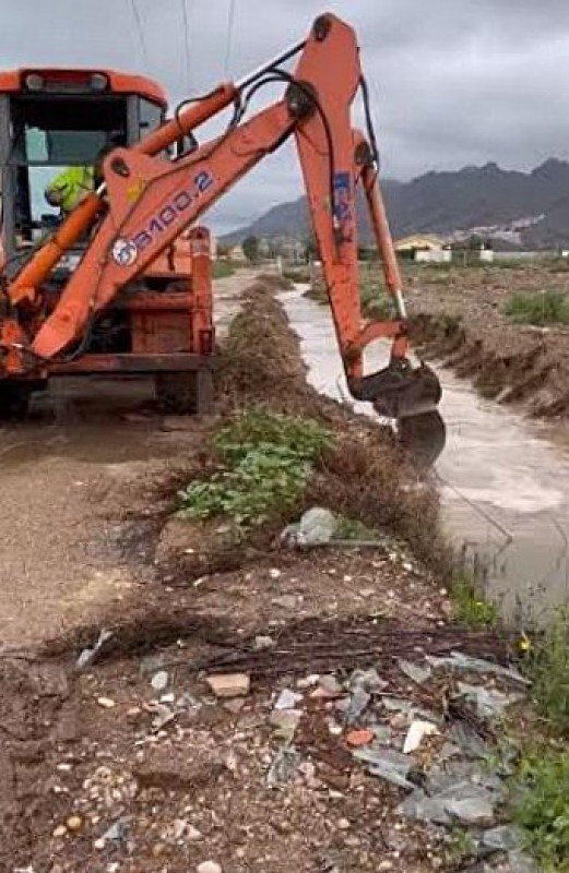 <span style='color:#780948'>ARCHIVED</span> - Mazarron Town Hall hard at work to alleviate flooding in the Bahia district