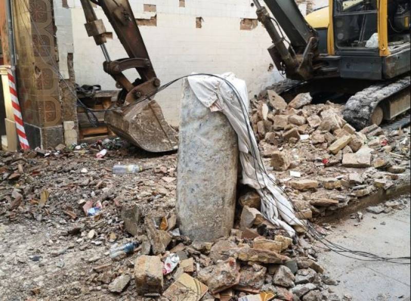 Cartagena demo workers make shock Roman discovery while knocking down a 19th century building